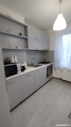 Închiriez apartament central in regim hotelier cu doua camere  - imagine 1