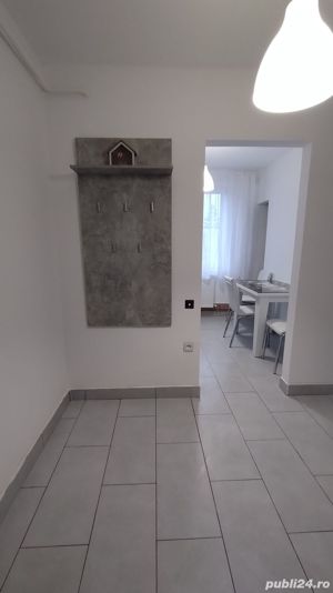 Închiriez apartament central in regim hotelier cu doua camere  - imagine 2