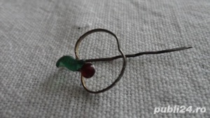 Pin pentru rever  model mar din alama aurita și email - imagine 2