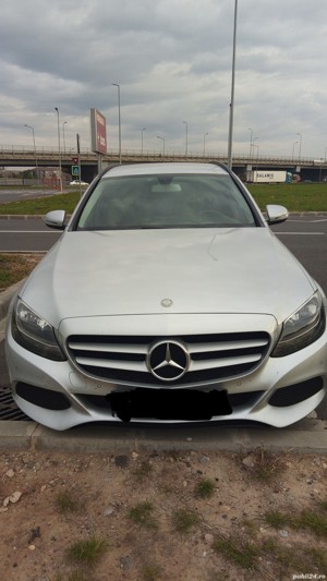 Vând Mercedes c-class