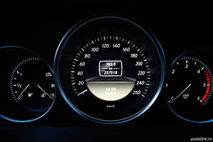 Mercedes-Benz C200 BlueEfficiency Motor 2.2 Diesel 136cp - imagine 4