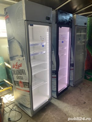 Vitrine cu o usa pentru bauturi