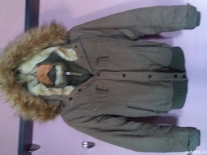 Vand geaca inblanita AMISU cu gluga, foarte călduroasă!