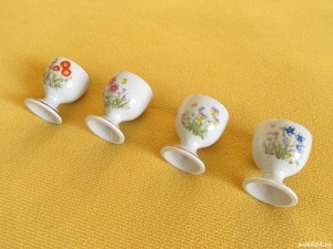 Set 4 suporturi pentru ou, imprimate cu motive florale