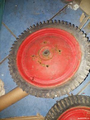 2 roti originale vechi,roti KART vechi cu pedale din perioada Comunista - imagine 9