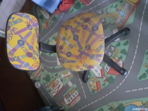 Scaun birou de copil cu roți  