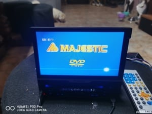 Vând dvd player auto majestic 