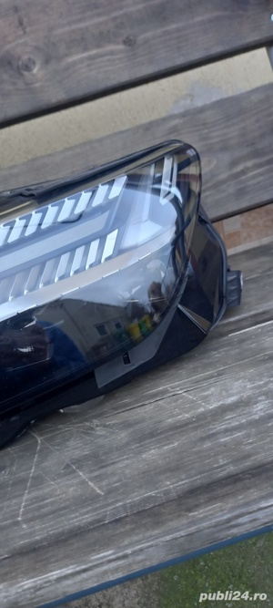 vand far stanga audi q4 e-tron - imagine 3