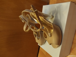 Sandale din piele cu toc Aldo, mărimea 36