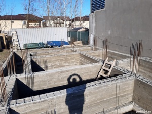 Constructii Case la Rosu Si  La Cheie