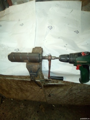 dispozitiv pentru gard din sarma 