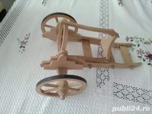 Suport artizanal din lemn pt.o sticlă de vin