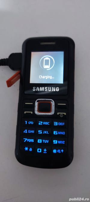 Telefon mobil Samsung cu incarcator