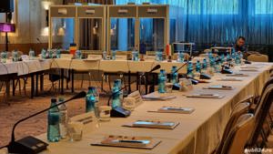 Inchiriere Videoproiectoare,ecrane de proiectie,TV 4K ,stand tv,boxe,dj,lumini,tun de spuma - imagine 5