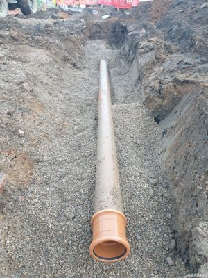 Mașina de dat gauri de hota și centrala in beton.  - imagine 7