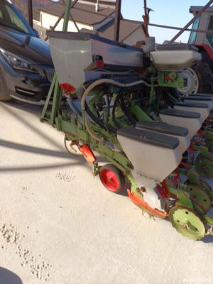 Semanatoare Kuhn porumb pe 6 randuri, vopsea originala, reglaj hidraulic, totul din inox. - imagine 4