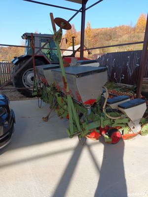 Semanatoare Kuhn porumb pe 6 randuri, vopsea originala, reglaj hidraulic, totul din inox. - imagine 3