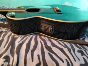 chitară electro acustică John 5 Fender