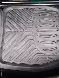 Covoraș Auto Universal Nou!