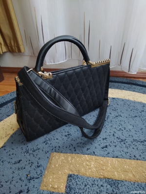 Geanta de culoare neagra 