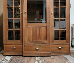 Dulap vechi (anii  1940),  din lemn masiv de nuc, restaurat - imagine 8