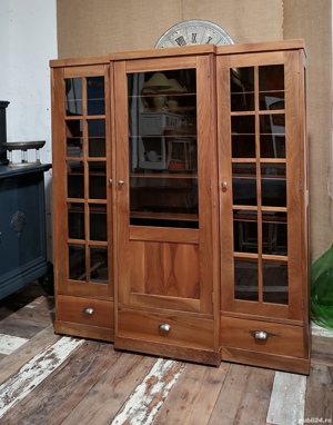 Dulap vechi (anii  1940),  din lemn masiv de nuc, restaurat - imagine 4