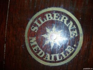 Pian concert în stare buna medaliat cu argint 