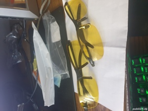 Vand Ochelati pt condus pe timp de noapte sau  ceata , doua perechi ,absolut noi
