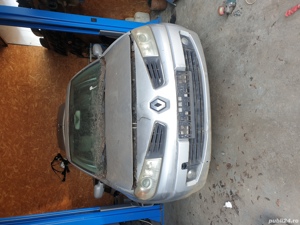 dezmembrez renaut megane 2 1.5 dci motor cutie viteze injectoare pompa injectie  usi capota 