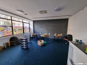 Poarta 6-spatiu comercial finisat modern cu 2 intrari - imagine 10