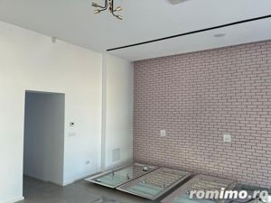 Poarta 6-spatiu comercial finisat modern cu 2 intrari - imagine 13