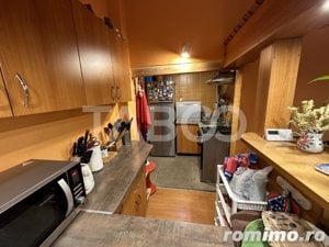 Casa 2 corpuri P+M si P+1 spatiu comercial 70 mpu la strada 2 garaje  - imagine 15