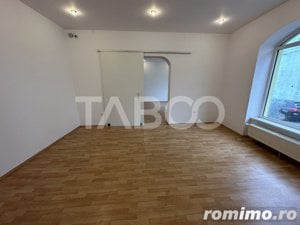 Casa 2 corpuri P+M si P+1 spatiu comercial 70 mpu la strada 2 garaje  - imagine 11