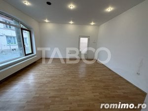 Casa 2 corpuri P+M si P+1 spatiu comercial 70 mpu la strada 2 garaje  - imagine 20