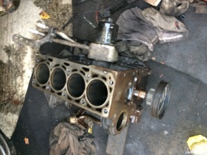 Componente motor golf 4 bora 1.6 16V AZD BCB AUS ATN bloc, arbore, chiulasa, pistoane - imagine 9