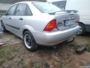 Vând schimb Ford focus berlina mk1 1,6 benzina - imagine 3