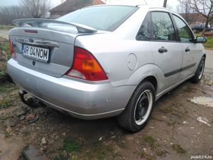 Vând schimb Ford focus berlina mk1 1,6 benzina - imagine 5