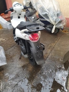 vand / dezm scuter aprillia scarabeo 300s 2012 12000 km - imagine 4