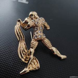 Brosa folosita,brosa zodia varsator ,metal auriu cu pietre - imagine 5