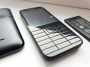 Nokia 1012 decodat, in stare buna, mai are folia pe ecran. - imagine 2