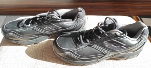 Pantofi sport marca LOTTO, noi, cu eticheta, marimea 45,5, negri