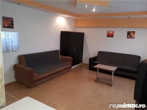 Inchiriez apartament 2 camere in zona Umt - imagine 3