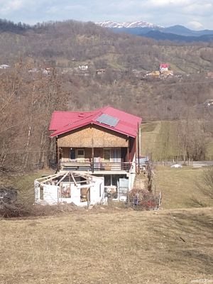 Casa de vacanta la "rosu" in zona pitoreasca pe DN1A intre Valenii de Munte si Cheia  - imagine 3