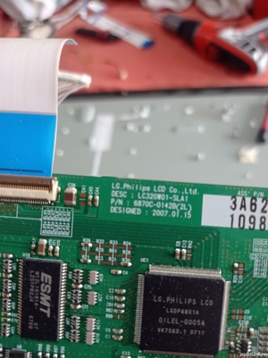 tcon Lg Philips le320w01sla1 6870c-0142b de pe tv Toshiba 32A3002p - imagine 2