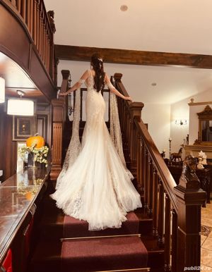 Rochie de mireasa tip sirena de lux Enzoani Nurit cu flori 3D - imagine 2