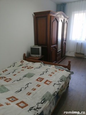 Vând apartament cu  3 cam semidecomandat et 1 zona Sagului - imagine 5