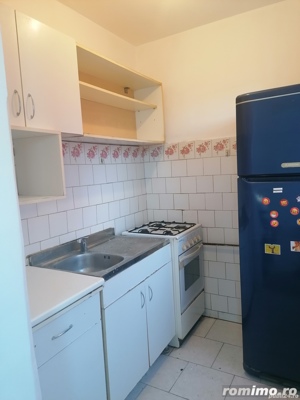 Vând apartament cu  3 cam semidecomandat et 1 zona Sagului - imagine 4