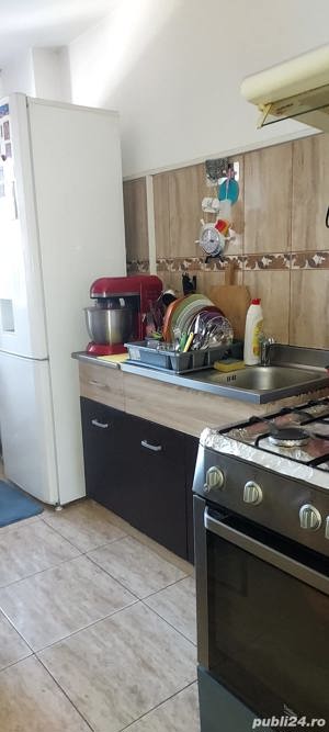 Vând 2 apartamente cu câte 2 camere sau schimb casă 3 camere zona Câmpina sau vecinătăți  - imagine 4