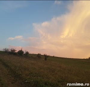 Teren de vânzare deasupra lacului Chinteni 