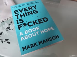 Cartea Everything is Fuked